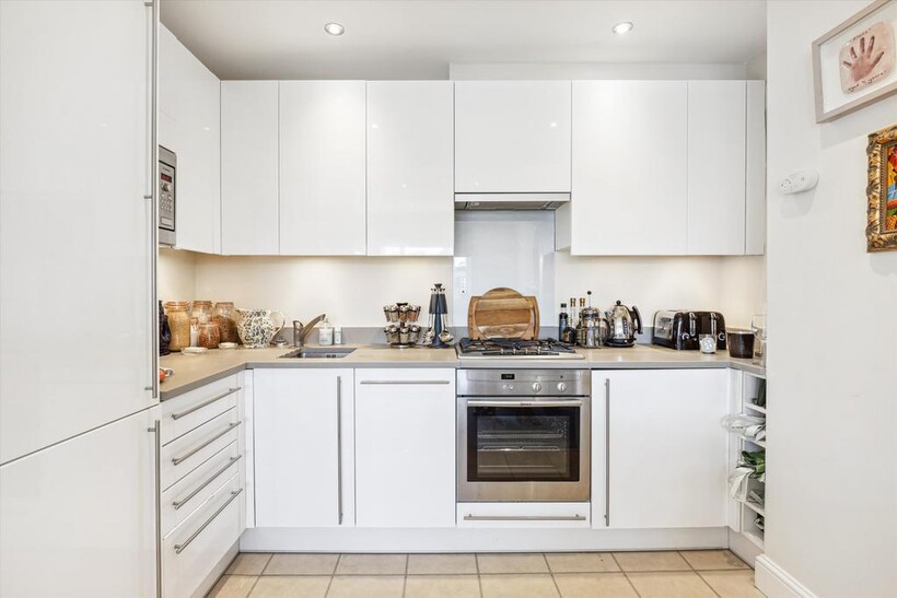 Cranley Gardens, South Kensington... 2 bed flat to rent - £3,878 pcm (£895 pw)