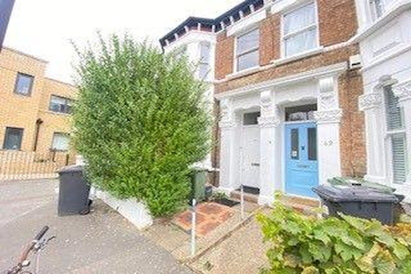 Brading Road, London, SW2 2AP 2 bed maisonette to rent - £2,200 pcm (£508 pw)