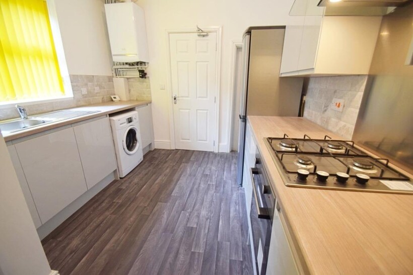 Leek Road, Joiners Square... 5 bed terraced house to rent - £2,340 pcm (£540 pw)