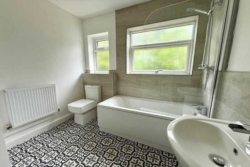 Sneyd Terrace, Silverdale ST5 4 bed terraced house to rent - £411 pcm (£95 pw)