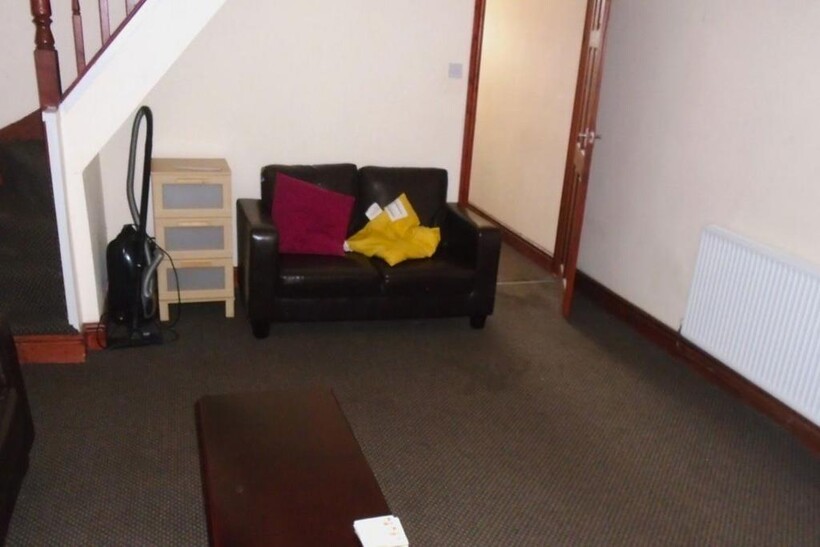 291 Tiverton Road, B29 6DA 4 bed house to rent - £1,699 pcm (£392 pw)