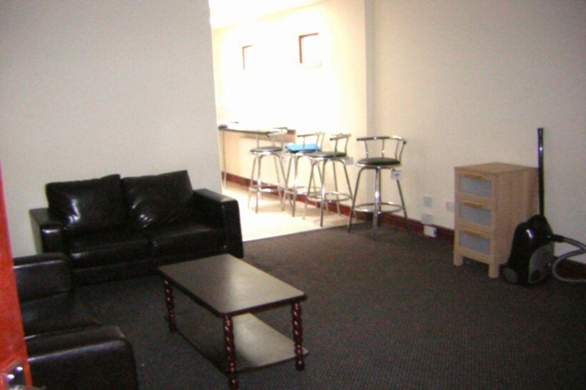 291 Tiverton Road, B29 6DA 4 bed house to rent - £1,699 pcm (£392 pw)