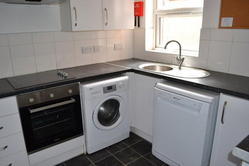 326 Tiverton Road, B29 6BY 5 bed house to rent - £1,993 pcm (£460 pw)