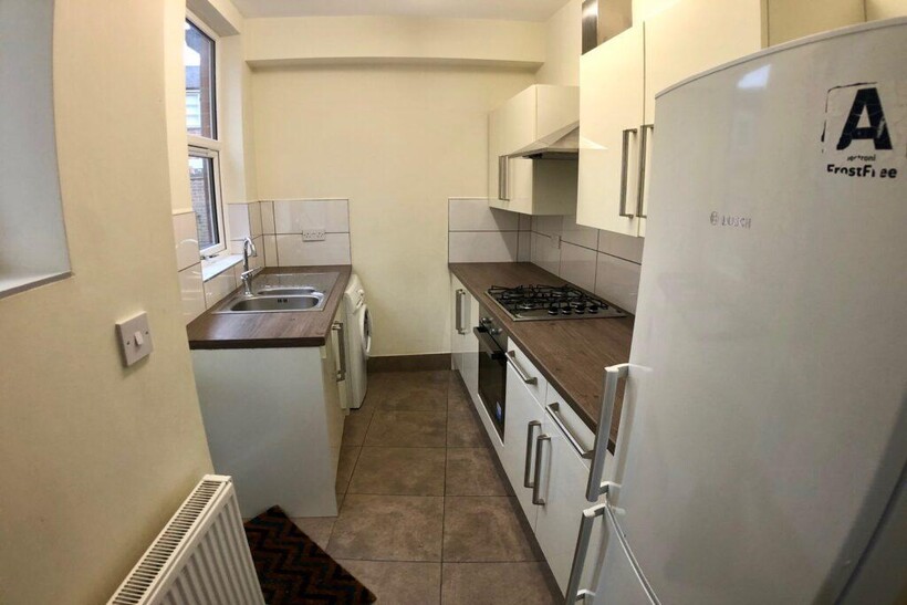 Queens Road, Leicester LE2 3 bed end of terrace house to rent - £1,235 pcm (£285 pw)