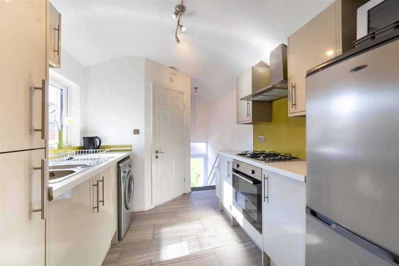 £145pppw - Hazelwood Ave, Jesmond, NE2 3 bed flat to rent - £1,885 pcm (£435 pw)