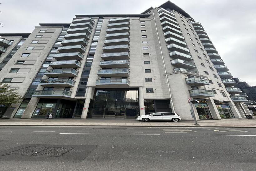 Limeharbour, LONDON E14 2 bed apartment to rent - £3,600 pcm (£831 pw)