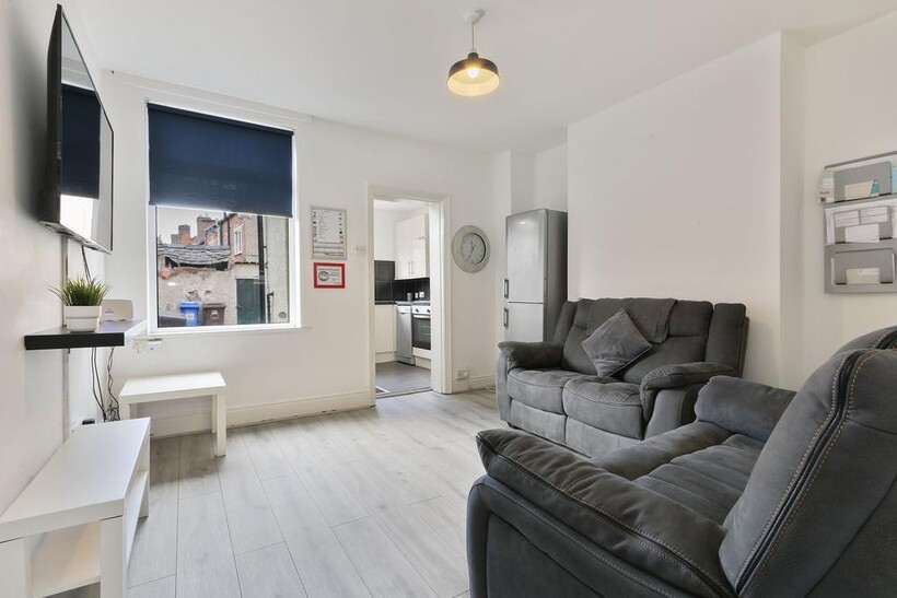 32 Cowlishaw Road, Ecclesall 1 bed in a house share to rent - £429 pcm (£99 pw)