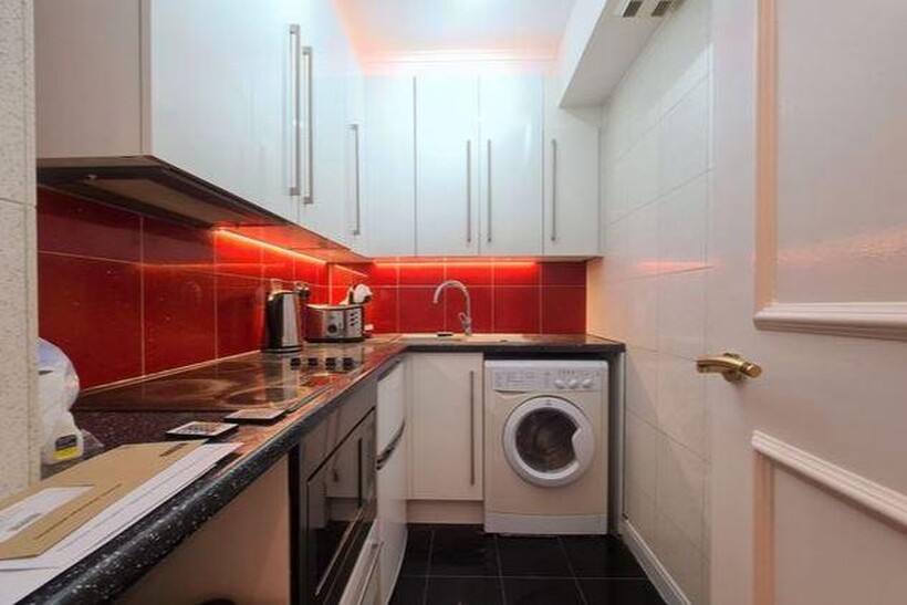 Sloane Avenue, London SW3 2 bed flat to rent - £3,150 pcm (£727 pw)
