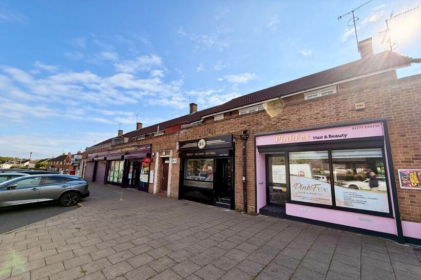 Eastham Crescent, Brentwood 2 bed apartment to rent - £1,450 pcm (£335 pw)