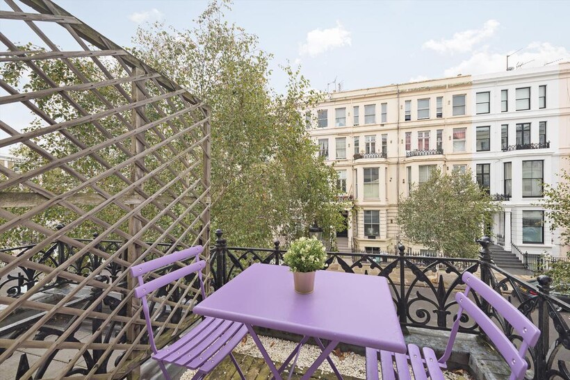 Longridge Road, Earls Court, London, SW5 2 bed flat to rent - £2,492 pcm (£575 pw)