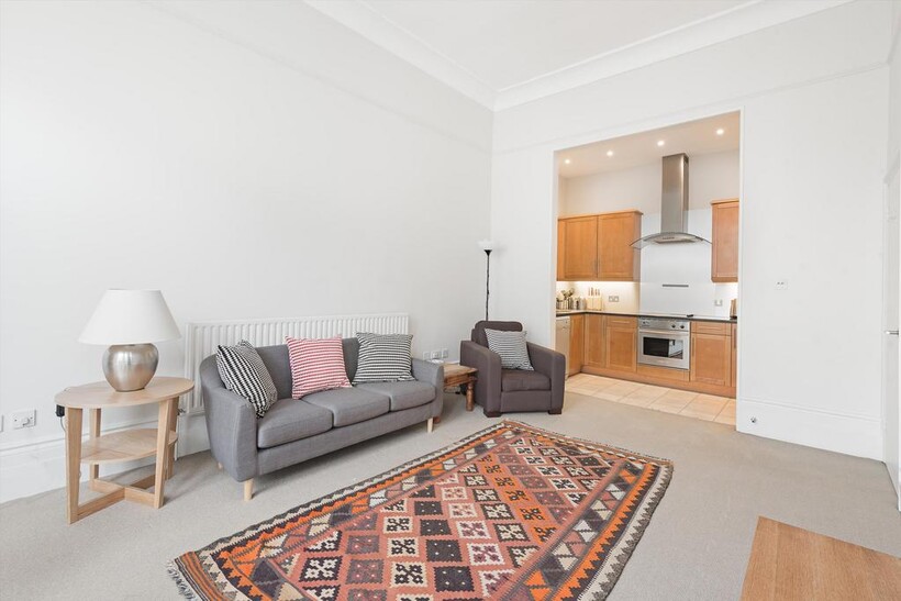 Longridge Road, Earls Court, London, SW5 2 bed flat to rent - £2,492 pcm (£575 pw)