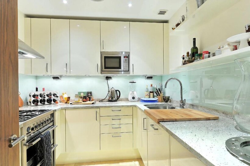 Young Street, Kensington, London, W8 1 bed flat to rent - £4,225 pcm (£975 pw)