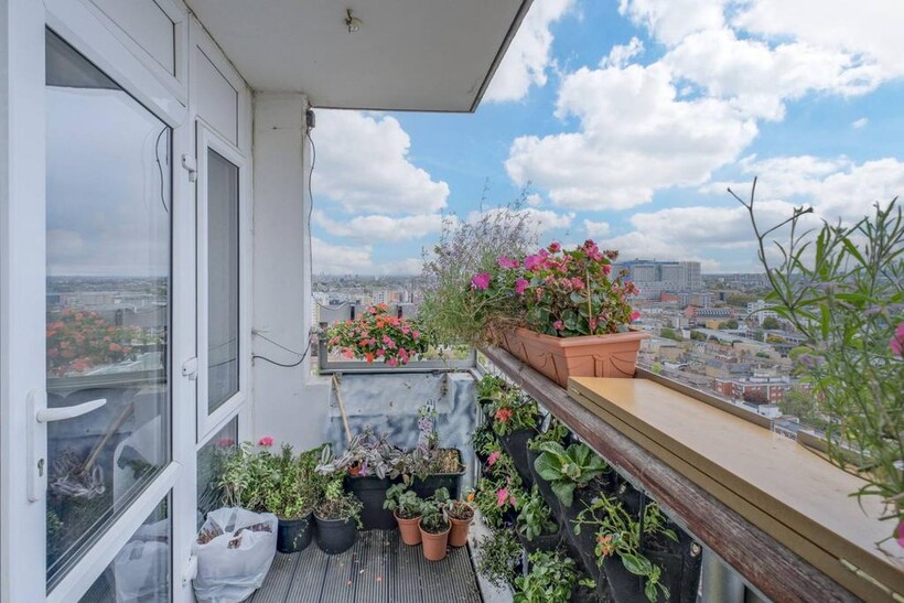 Hindmarsh Close, Shadwell, London, E1 2 bed flat to rent - £2,145 pcm (£495 pw)