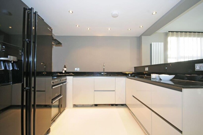 Boydell Court, St John's Wood Park NW8 3 bed apartment to rent - £6,067 pcm (£1,400 pw)
