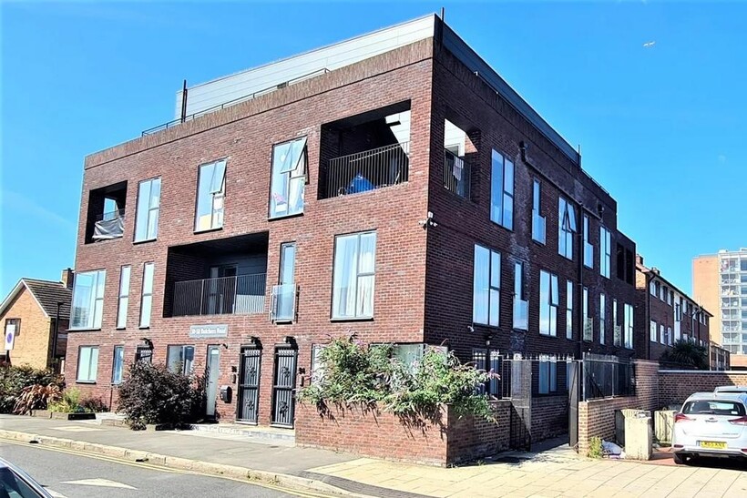 Butchers Road, London E16 1 bed flat to rent - £1,990 pcm (£459 pw)