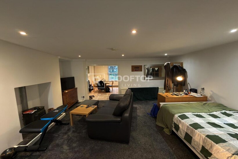 Hyde Park Terrace, Leeds LS6 1 bed house to rent - £1,083 pcm (£250 pw)