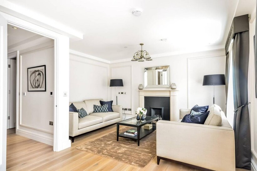 Sulivan Road, Hurlingham, London, SW6 5 bed terraced house to rent - £11,700 pcm (£2,700 pw)