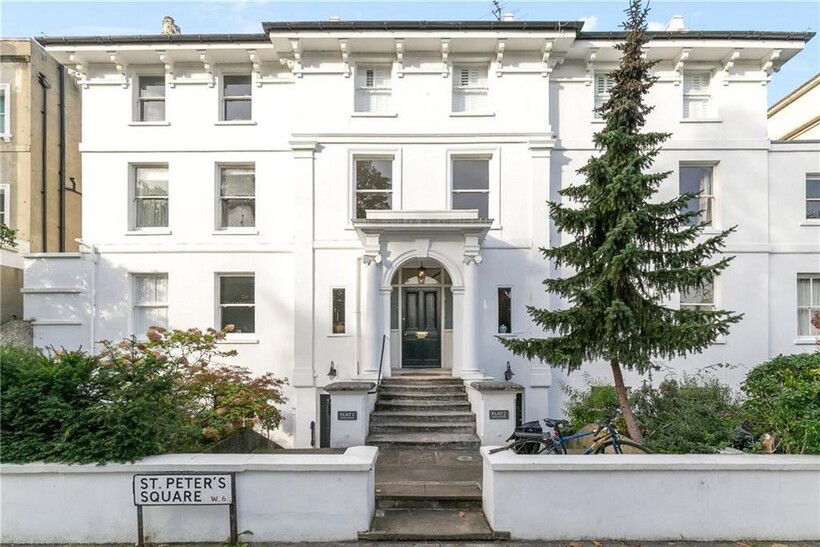 St. Peters Square, London W6 2 bed flat to rent - £2,499 pcm (£577 pw)