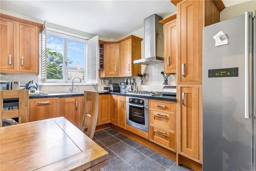 St. Peters Square, London W6 2 bed flat to rent - £2,499 pcm (£577 pw)