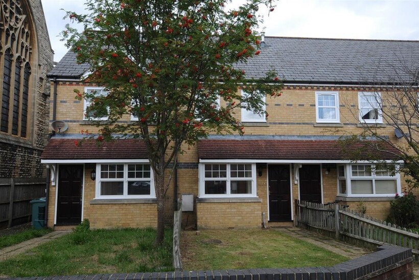 Hodges Court 4 bed house to rent - £3,360 pcm (£775 pw)