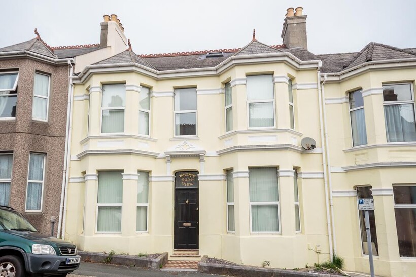 25 Egerton Road 7 bed house share to rent - £3,943 pcm (£910 pw)