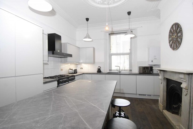 18 Alexandra Road 7 bed house share to rent - £4,398 pcm (£1,015 pw)