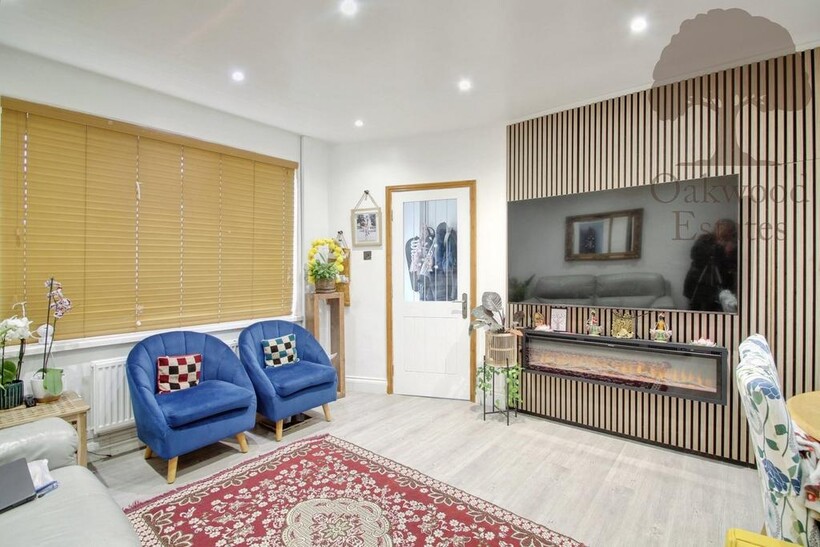 Trelawney Avenue, Langley SL3 3 bed terraced house to rent - £1,925 pcm (£444 pw)