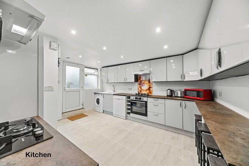 Manor Drive, Leeds LS6 7 bed terraced house to rent - £4,095 pcm (£945 pw)