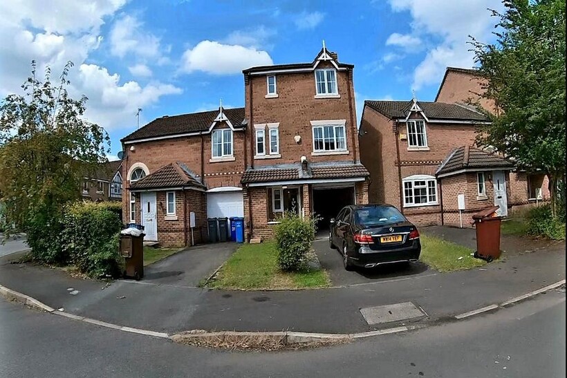 Chervil Close, Manchester 4 bed semi-detached house to rent - £2,513 pcm (£580 pw)