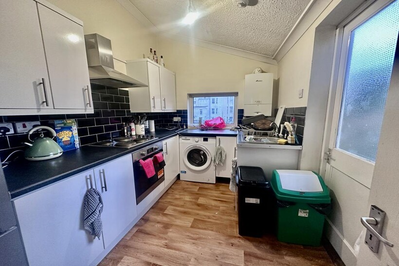 63 Alexandra Road 3 bed flat share to rent - £1,885 pcm (£435 pw)