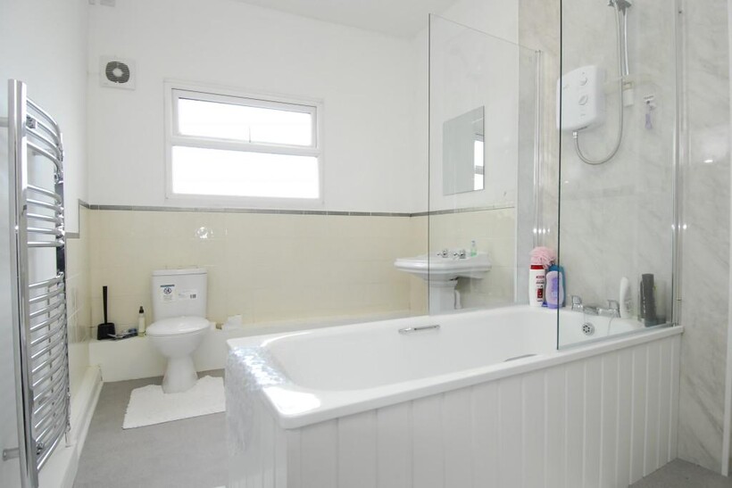 1 Wellington Street 4 bed house share to rent - £2,513 pcm (£580 pw)