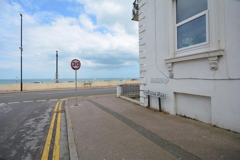 Athelstan Road, Cliftonville, CT9 2BF 1 bed flat to rent - £720 pcm (£166 pw)