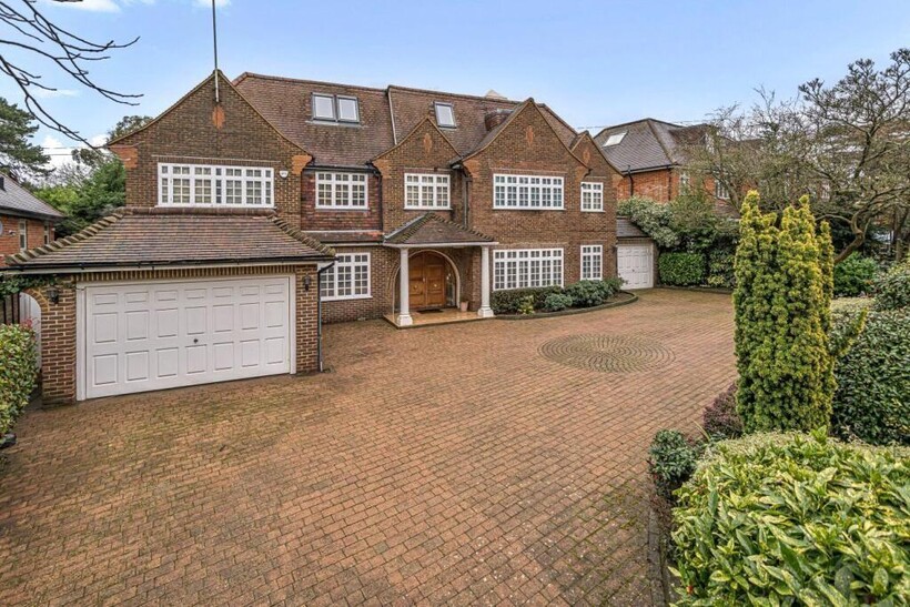 Grange Avenue, London 8 bed detached house to rent - £11,000 pcm (£2,538 pw)