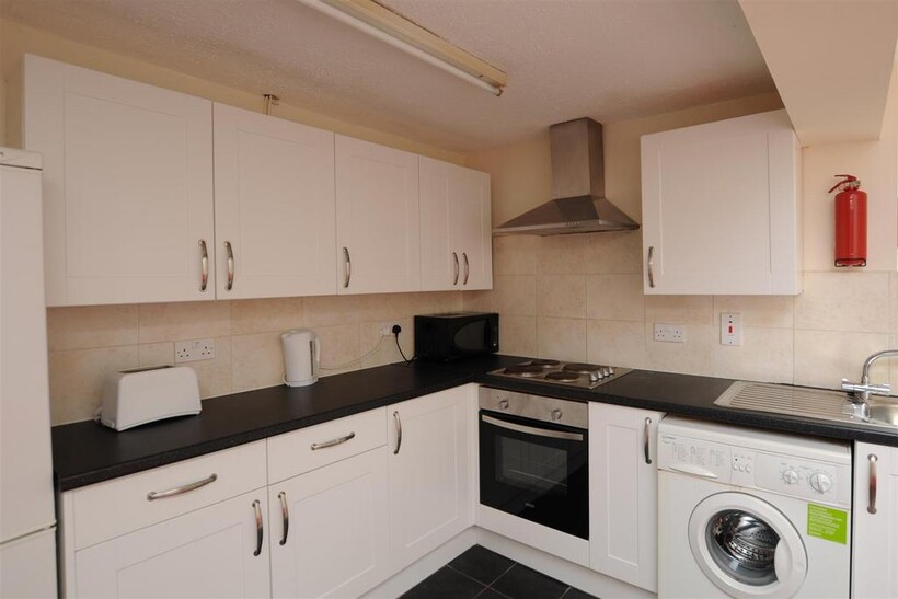 Princes Street 4 bed house to rent - £3,340 pcm (£771 pw)