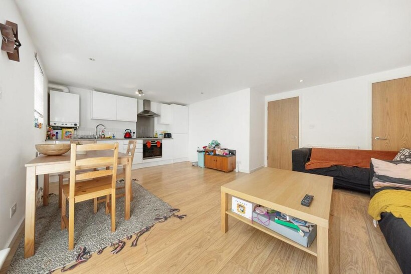 Paulet Road, SE5 3 bed flat to rent - £2,383 pcm (£550 pw)