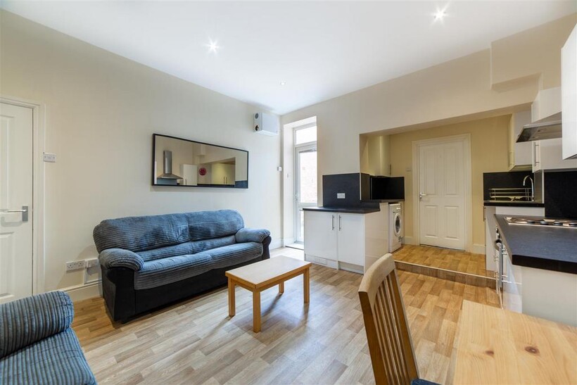 £135pppw - Bayswater Road, Jesmond... 3 bed flat to rent - £1,755 pcm (£405 pw)