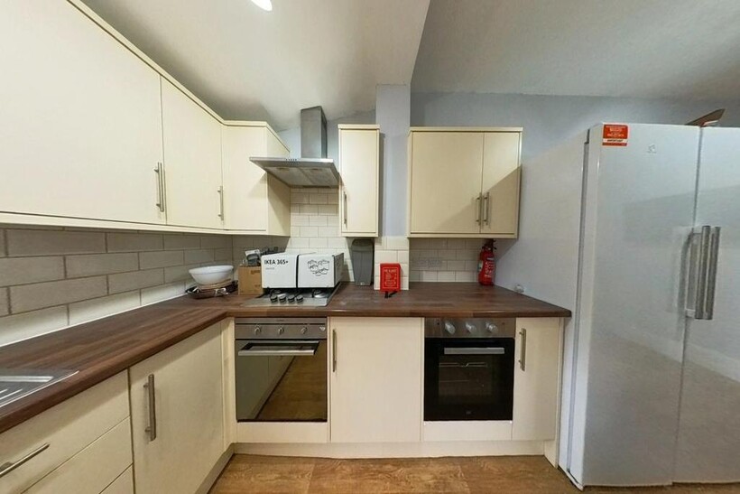 Furness Road, Manchester 5 bed semi-detached house to rent - £3,142 pcm (£725 pw)