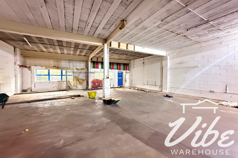 Grosvenor Way, London E5 Property to rent - £4,667 pcm (£1,077 pw)