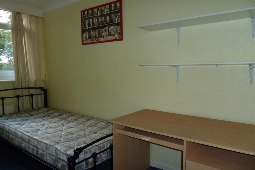 Horwood Close 6 bed house to rent - £4,675 pcm (£1,079 pw)