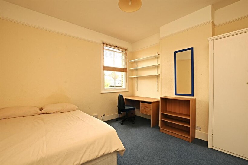 33 Regent StreetOxford 6 bed house to rent - £4,675 pcm (£1,079 pw)