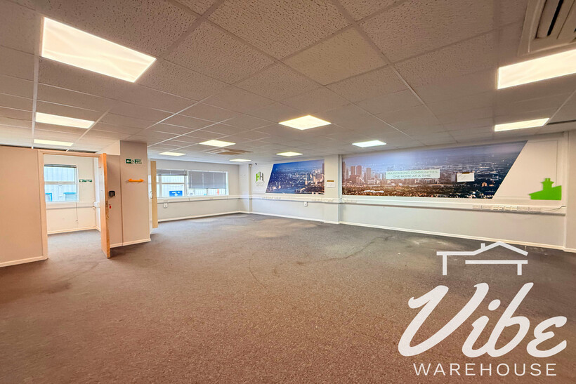 Grosvenor Way, London E5 Property to rent - £4,667 pcm (£1,077 pw)