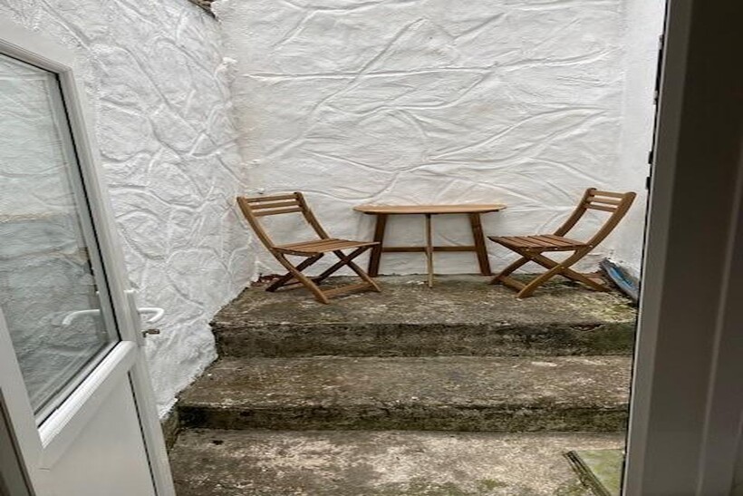 Flat 1 Radnor House 3 bed flat share to rent - £1,755 pcm (£405 pw)