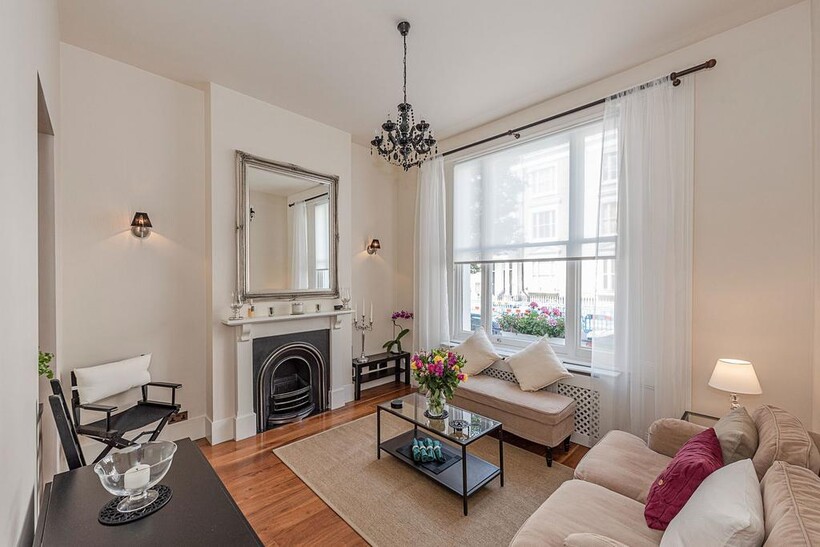 Eardley Crescent, London SW5 2 bed flat to rent - £5,200 pcm (£1,200 pw)