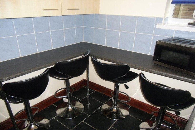 268 Hubert Road, B29 6EP 4 bed house to rent - £1,647 pcm (£380 pw)