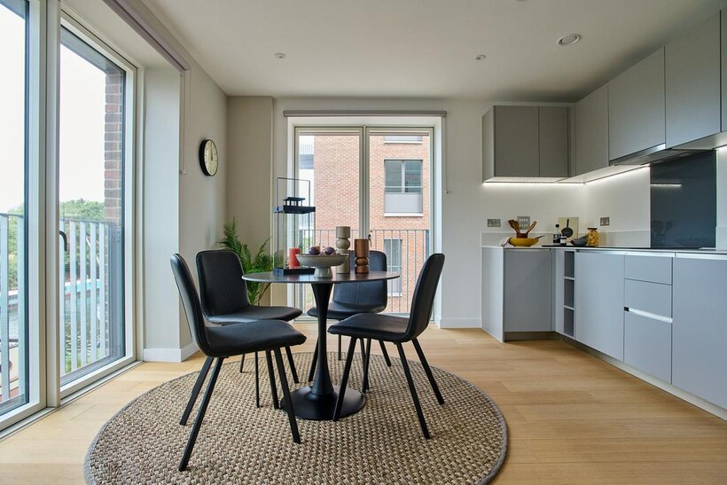 Approach House, Tottenham Hale London... 2 bed apartment to rent - £2,685 pcm (£620 pw)