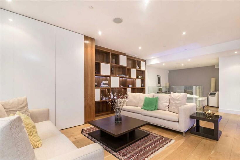 Atherstone Mews, London SW7 3 bed house to rent - £9,533 pcm (£2,200 pw)