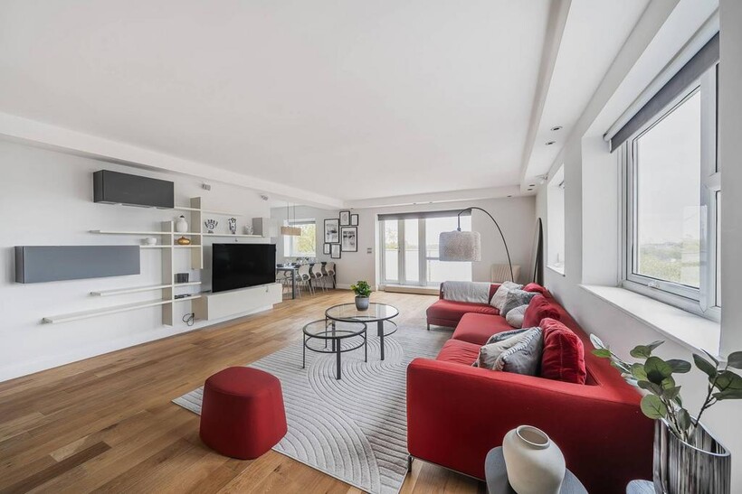 Avenue Road, St John's Wood, London, NW8 3 bed flat to rent - £9,317 pcm (£2,150 pw)