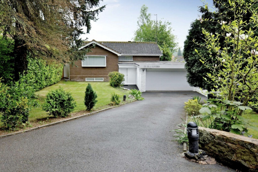 33 Grove Lane, Wolverhampton, WV6 8NJ 3 bed detached house to rent - £2,590 pcm (£598 pw)