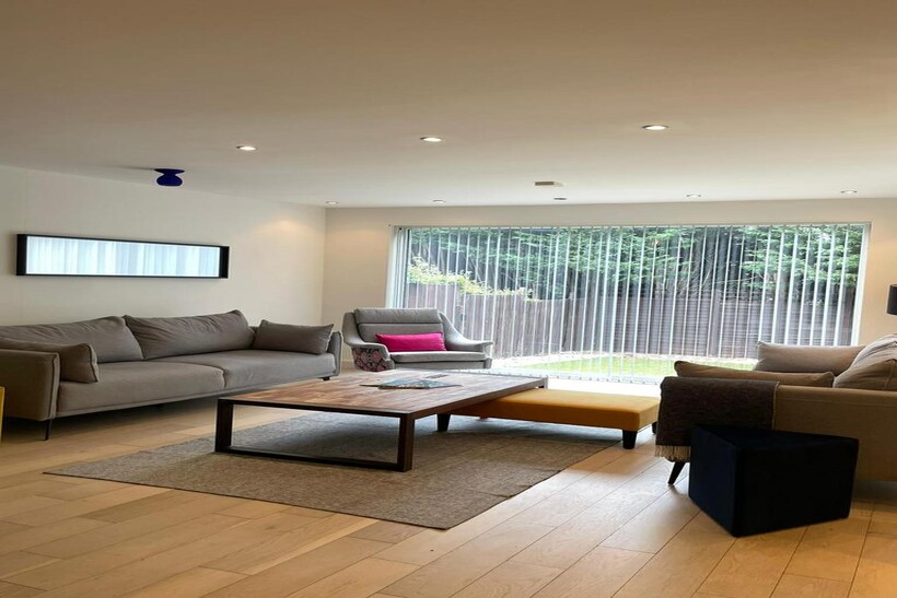 33 Grove Lane, Wolverhampton, WV6 8NJ 3 bed detached house to rent - £2,590 pcm (£598 pw)