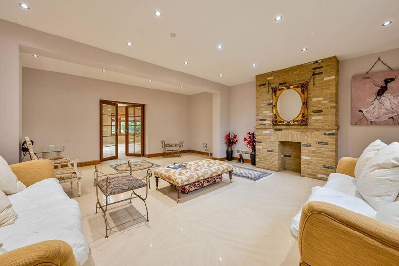 Waterhouse Lane, Kingswood, Tadworth... 7 bed detached house to rent - £8,753 pcm (£2,020 pw)